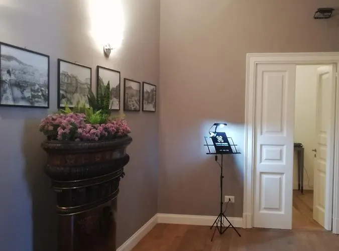 Santa Chiara Tufarelli Glam Rooms Napoli